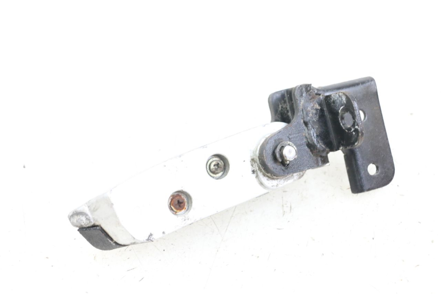 photo de Poggiapiedi posteriore destro DAELIM S3 125 (2010 - 2017) - Altra angolazione