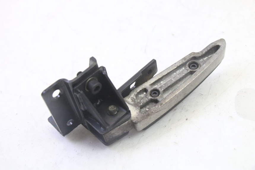 photo de PIANTAFERRO POSTERIORE DESTRO PEUGEOT SATELIS 125 (2013 - 2018) - Dettagli dei punti di fissaggio