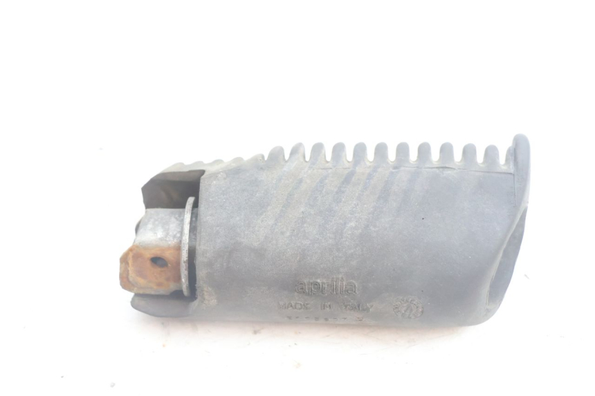 photo de PEDANA POSTERIORE DESTRA APRILIA SCARABEO GT 125 (1999 - 2007) - Altra angolazione