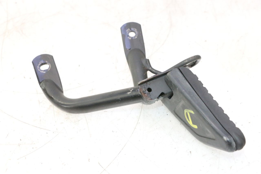 photo de PEDANA POSTERIORE DESTRA HONDA SH 125 (2001 - 2003) - Vista d'insieme del prodotto