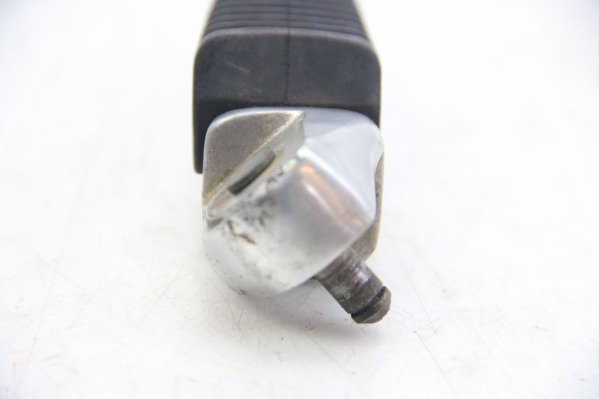 photo de PIANTAFERRO POSTERIORE DESTRO SUZUKI SIXTEEN 125 (2008 - 2010) - Zoom sullo stato d'uso