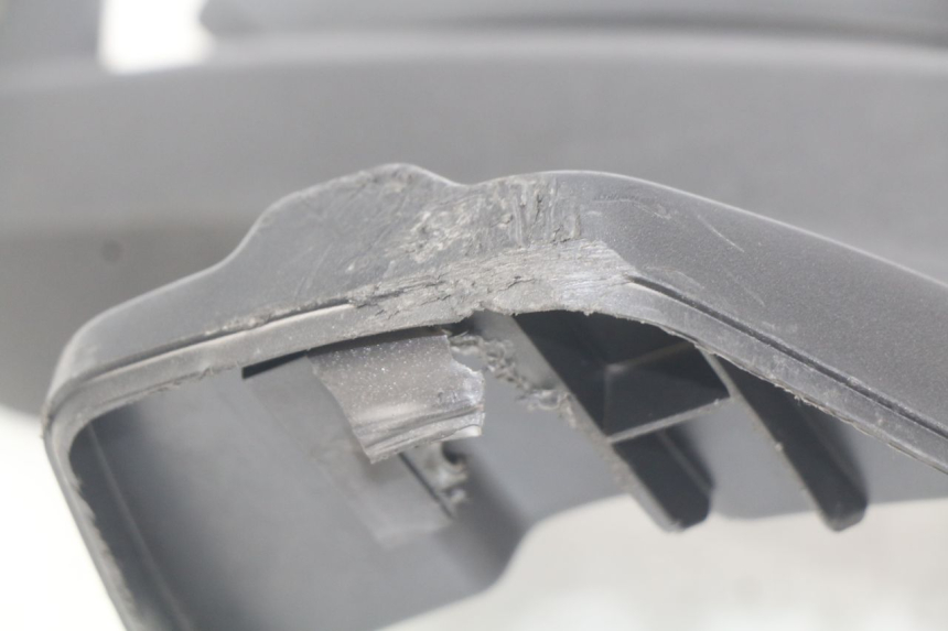 photo de PIANTAFERRO POSTERIORE DESTRO APRILIA SR 2T 50 (2012 - 2017) - Stato della superficie e materiale