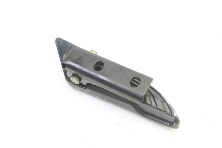 photo de PEDANA POSTERIORE DESTRA APRILIA SR 2T 50 (2018 - 2022) - Altra angolazione