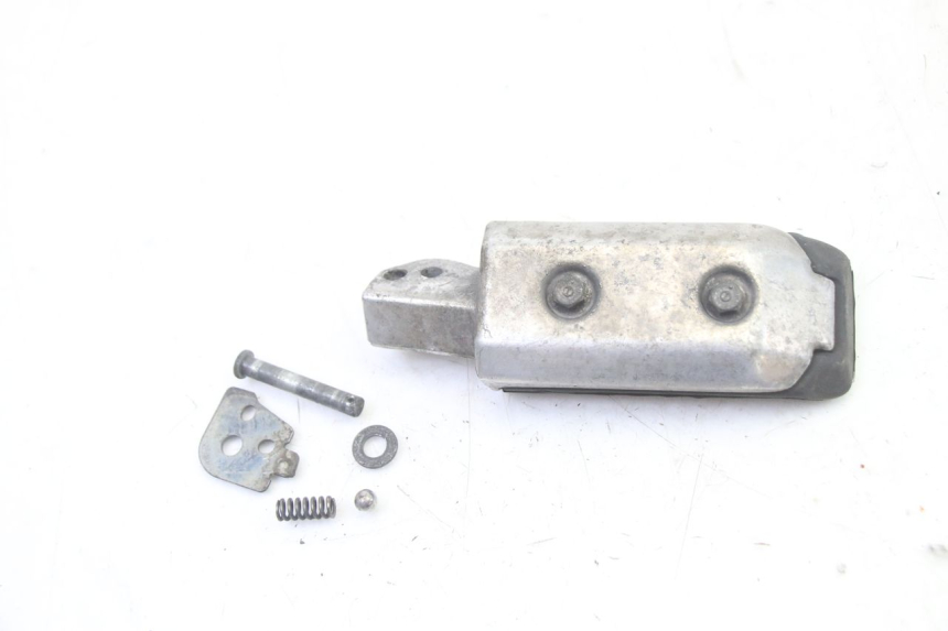 photo de PEDANA POSTERIORE DESTRA HONDA ST PAN EUROPEAN 1300 (2002 - 2013) - Altra angolazione