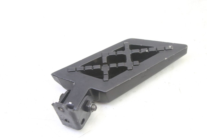 photo de PEDANA POSTERIORE DESTRA PEUGEOT STREETZONE I 2T 50 (2018 - 2020) - Zoom sullo stato d'uso