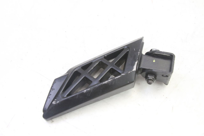 photo de PEDANA POSTERIORE DESTRA PEUGEOT STREETZONE I 2T 50 (2018 - 2020) - Dettagli dei punti di fissaggio