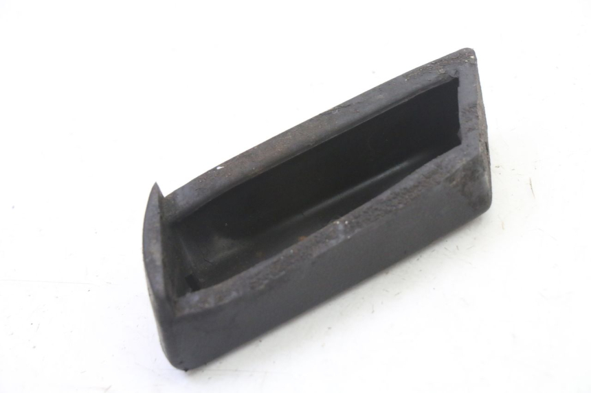 photo de PEDANA POSTERIORE DESTRA PIAGGIO SUPER LX 125 (2000 - 2003) - Primo piano tecnico