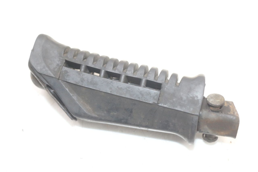photo de PEDANA POSTERIORE DESTRA SUZUKI GS F 500 (2004 - 2007) - Vista principale