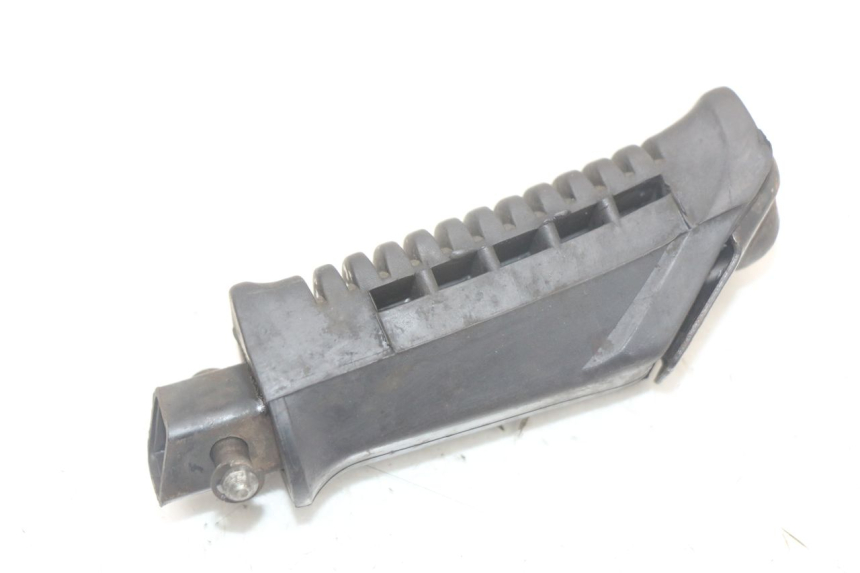 photo de PEDANA POSTERIORE DESTRA SUZUKI GS F 500 (2004 - 2007) - Altra angolazione