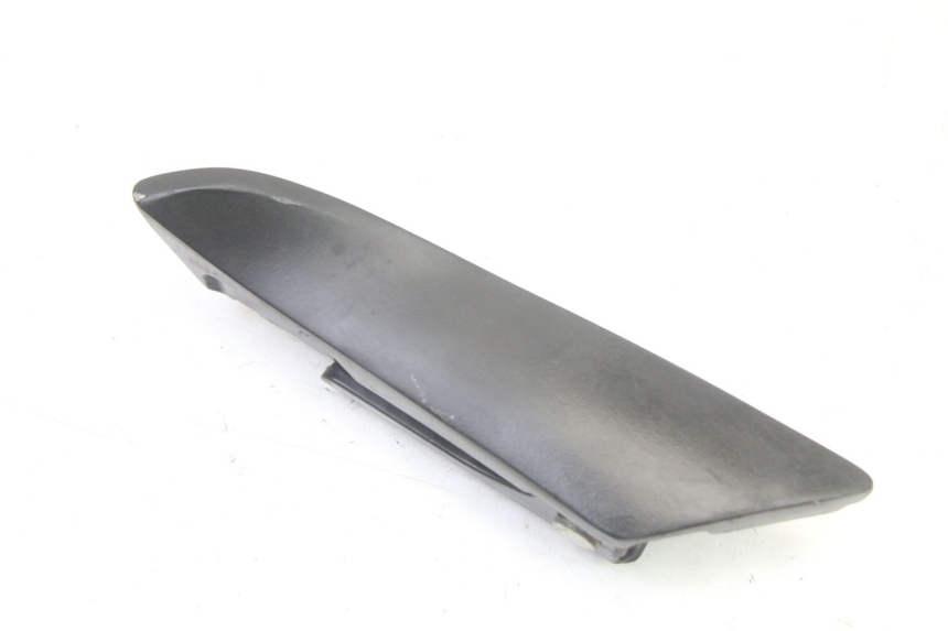 photo de PEDANA POSTERIORE DESTRA APRILIA SXR 50 (2021 - 2023) - Dettagli dei punti di fissaggio