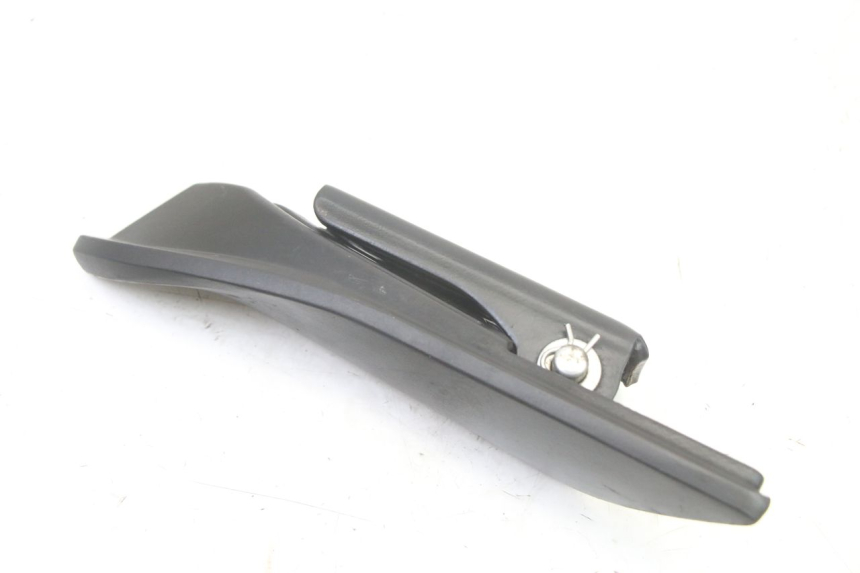 photo de PEDANA POSTERIORE DESTRA APRILIA SXR 50 (2021 - 2023) - Stato della superficie e materiale