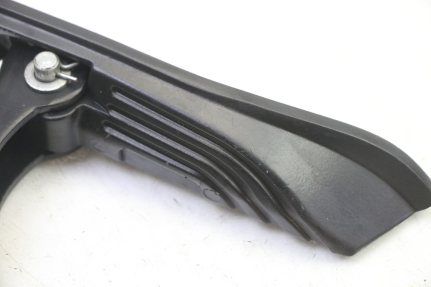 photo de PEDANA POSTERIORE DESTRA APRILIA SXR 50 (2021 - 2023) - Dettaglio del componente