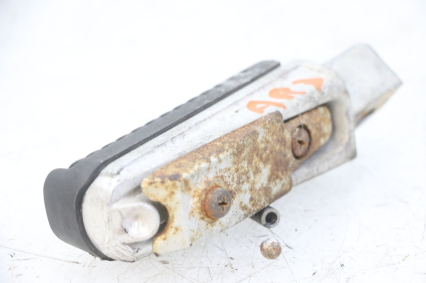 photo de PEDANA POSTERIORE DESTRA YAMAHA XJ6 ABS 600 (2008 - 2016) - Dettaglio del componente