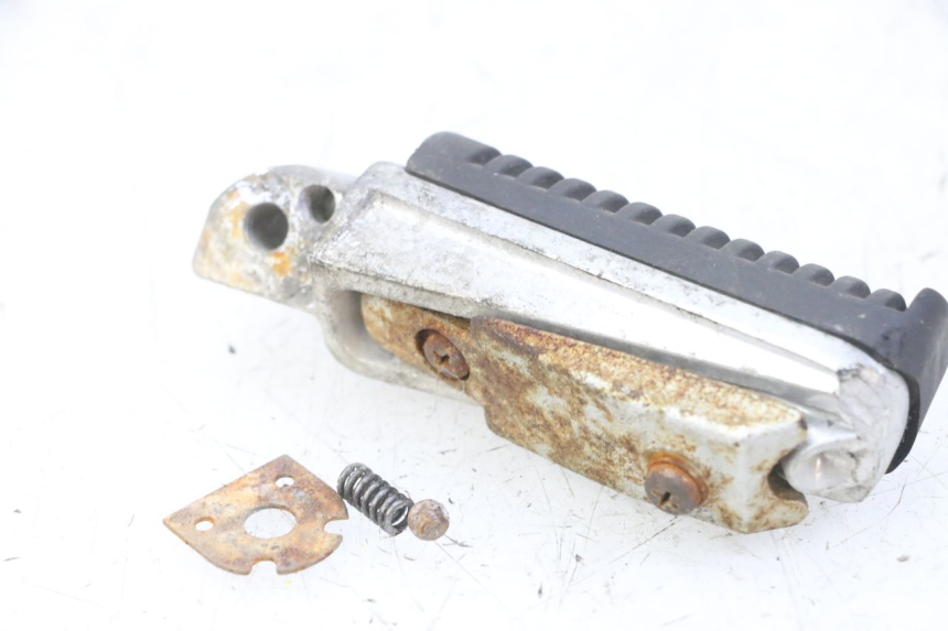 photo de PEDANA POSTERIORE DESTRA YAMAHA XJ6 ABS 600 (2008 - 2016) - Zoom sullo stato d'uso