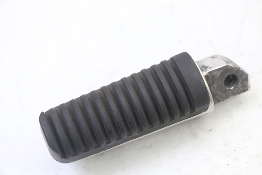 photo de PEDANA POSTERIORE DESTRA YAMAHA XJ6 ABS 600 (2008 - 2016) - Dettaglio del componente