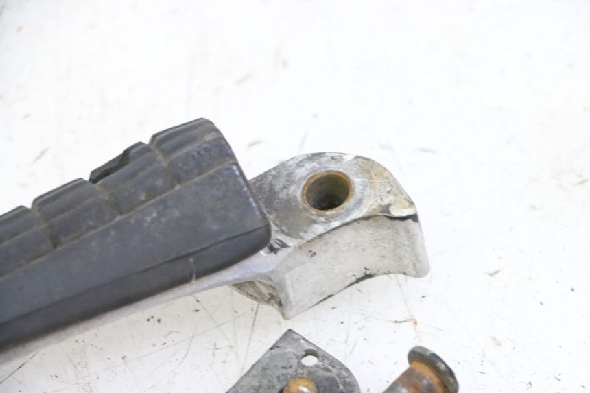 photo de PEDANA POSTERIORE DESTRA YAMAHA XJN DIVERSION 600 (2000 - 2003) - Altra angolazione