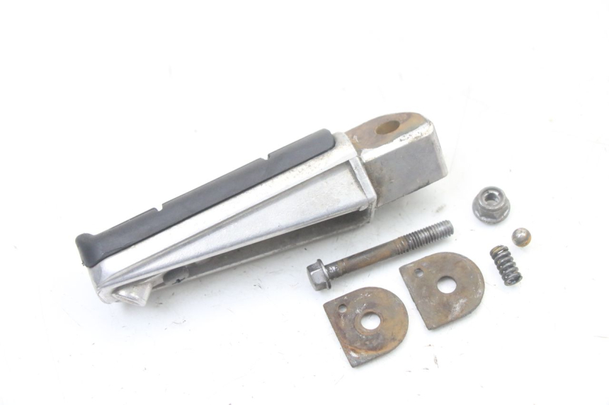photo de PEDANA POSTERIORE DESTRA YAMAHA FZS FAZER 600 (2001 - 2003) - Dettaglio del componente