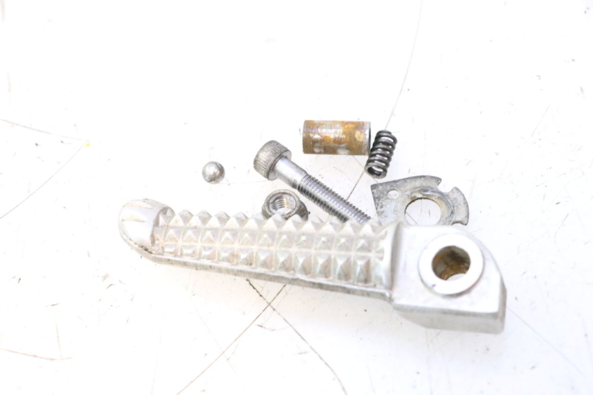 photo de PEDANA POSTERIORE DESTRA YAMAHA YZF R6 600 (2008 - 2009) - Vista principale