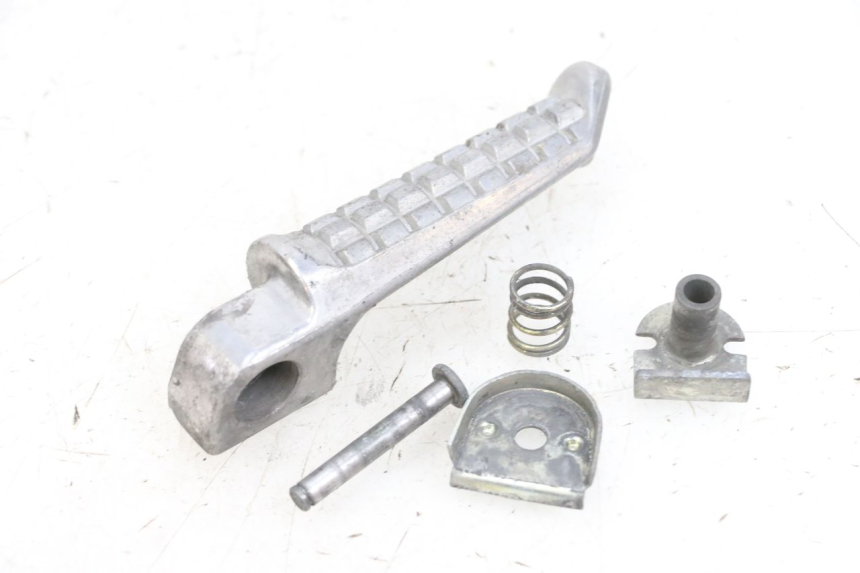 photo de PEDANA POSTERIORE DESTRA KAWASAKI ZR 7 750 (1999 - 2004) - Altra angolazione