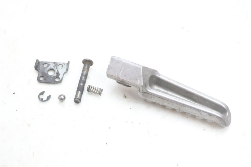photo de PEDANA POSTERIORE DESTRA KAWASAKI ZX-6R ZX6R 600 (2000 - 2002) - Zoom sullo stato d'uso
