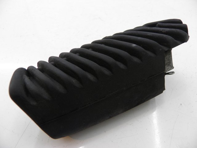 photo de PEDANA POSTERIORE SINISTRA APRILIA LEONARDO ST 250 (2002 - 2005) - Vista principale