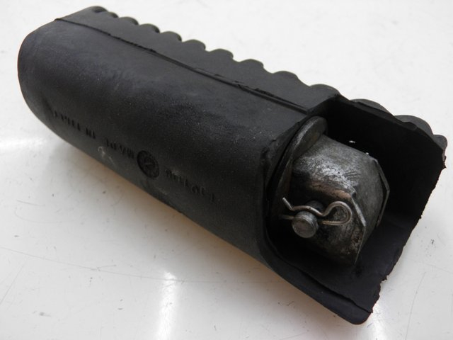 photo de PEDANA POSTERIORE SINISTRA APRILIA LEONARDO ST 250 (2002 - 2005) - Dettaglio del componente