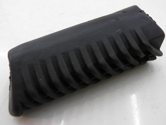 photo de PEDANA POSTERIORE SINISTRA APRILIA LEONARDO ST 250 (2002 - 2005) - Altra angolazione