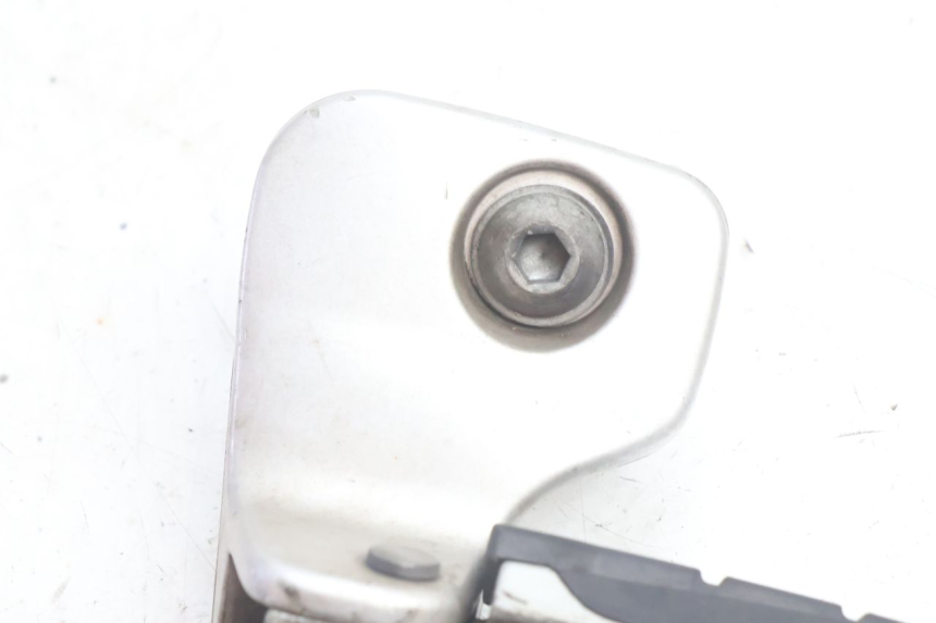 photo de PEDANA POSTERIORE SINISTRA BMW C1 125 (2000 - 2003) - Altra angolazione