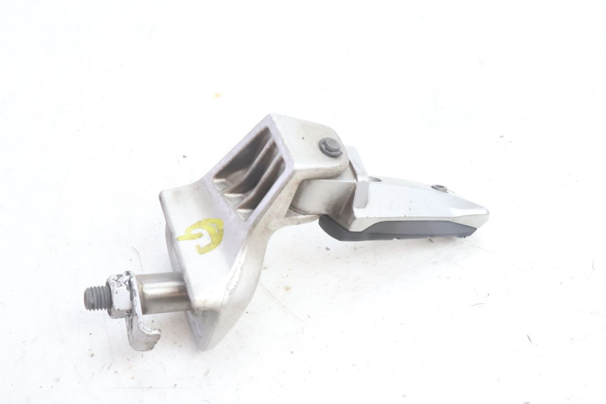 photo de PEDANA POSTERIORE SINISTRA BMW C1 125 (2000 - 2003) - Stato della superficie e materiale