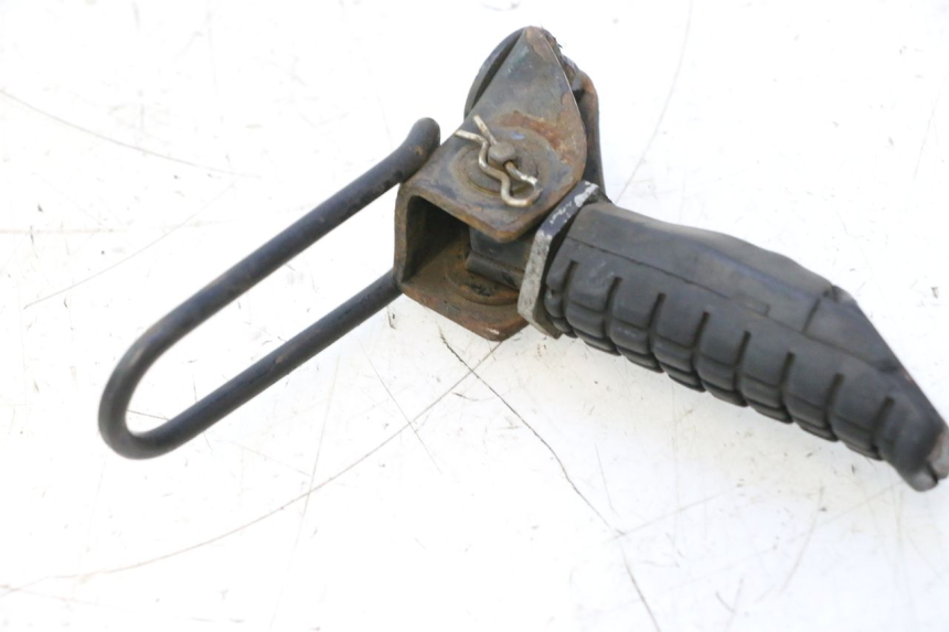 photo de PEDANA POSTERIORE SINISTRA HONDA CB TWO FIFTY 250 (1991 - 2002) - Zoom sullo stato d'uso