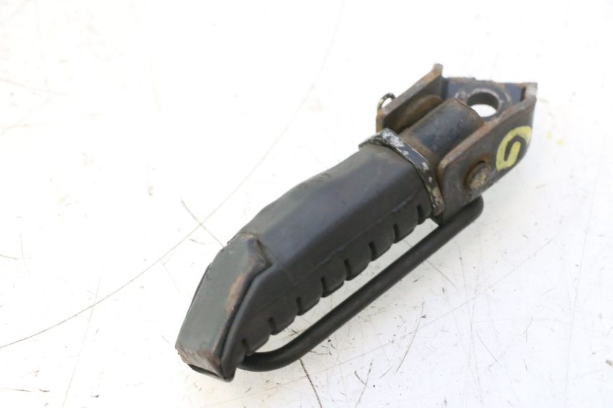 photo de PEDANA POSTERIORE SINISTRA HONDA CB TWO FIFTY 250 (1991 - 2002) - Primo piano tecnico