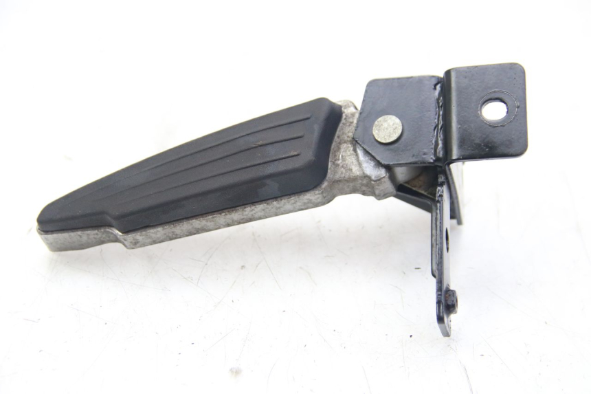 photo de PIANTAFERRO POSTERIORE SINISTRO PEUGEOT CITYSTAR AIR 125 (2014 - 2017) - Altra angolazione