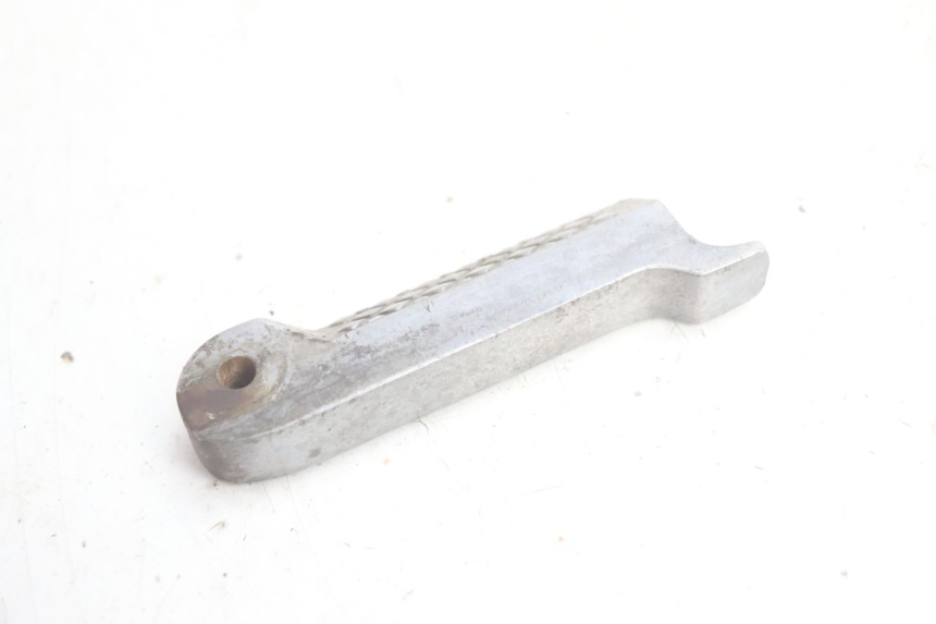 photo de PEDANA POSTERIORE SINISTRA CF MOTO E-CHARM 125 (2005 - 2008) - Zoom sullo stato d'uso