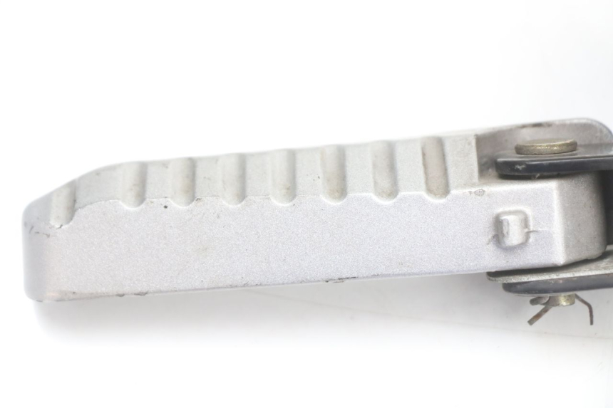 photo de PEDANA POSTERIORE SINISTRA LONGJIA EASY MAX 125 (2020 - 2024) - Dettagli dei punti di fissaggio