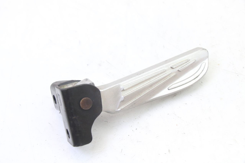 photo de PEDANA POSTERIORE SINISTRA SYM FIDDLE 3 III 125 (2014 - 2020) - Dettaglio del componente