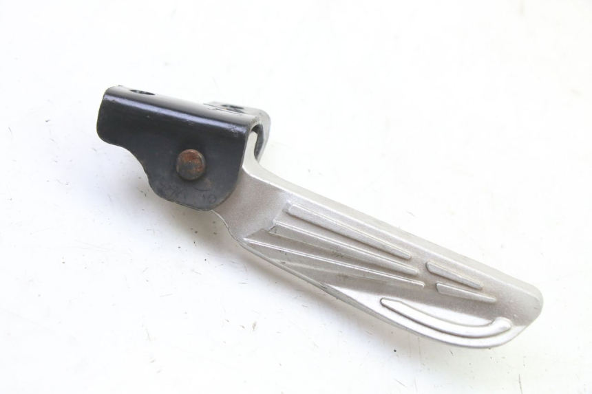 photo de PEDANA POSTERIORE SINISTRA SYM FIDDLE 3 III 50 (2014 - 2020) - Dettaglio del componente