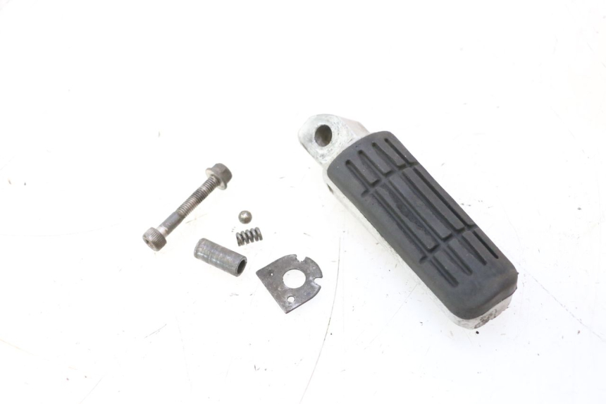 photo de PEDANA POSTERIORE SINISTRA YAMAHA FJR 1300 (2001 - 2005) - Dettaglio del componente