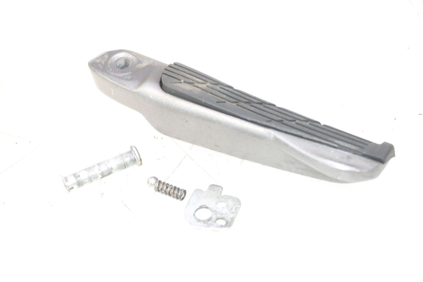 photo de PEDANA POSTERIORE SINISTRA HONDA FJS SILVER WING SILVERWING 400 (2005 - 2008) - Primo piano tecnico