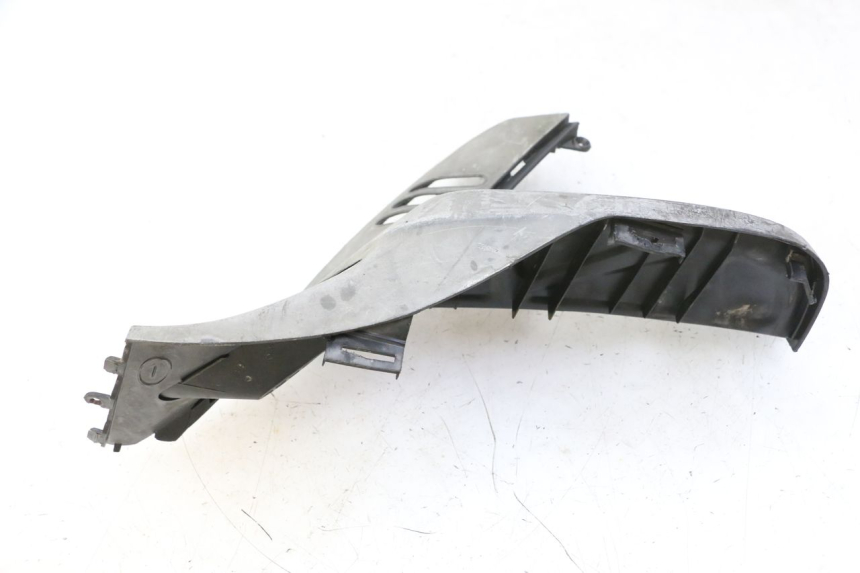 photo de Pedana posteriore sinistra KYMCO GRAND DINK 125 (2008 - 2014) - Primo piano tecnico