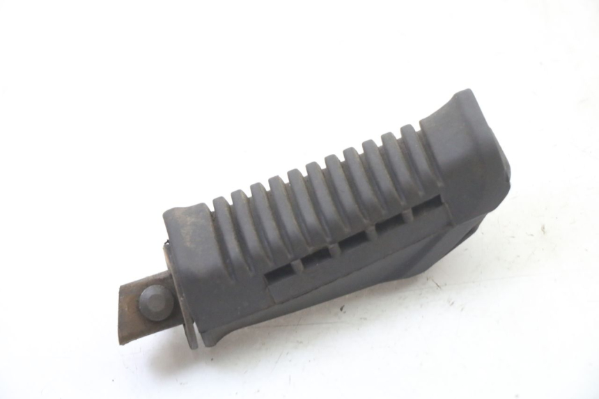 photo de PEDANA POSTERIORE SINISTRA SUZUKI GS GSE 500 (2001 - 2003) - Zoom sullo stato d'uso