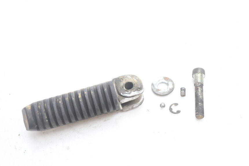 photo de PEDANA POSTERIORE SINISTRA SUZUKI GSF N BANDIT 1200 (2001 - 2005) - Dettaglio del componente