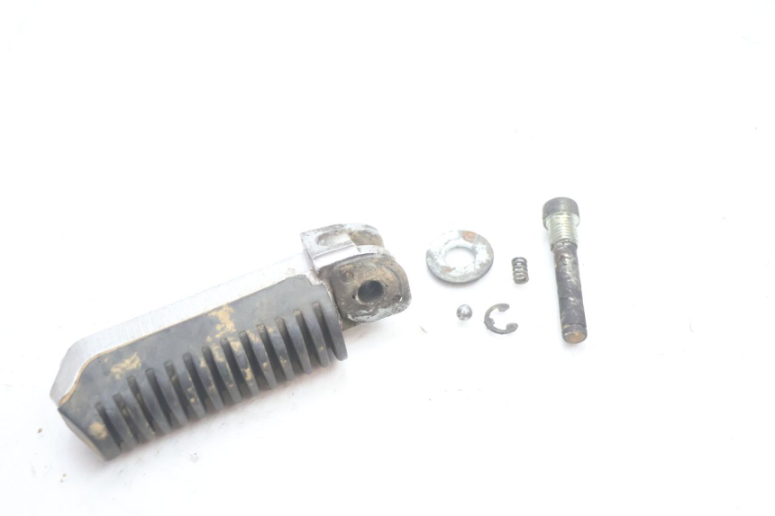 photo de PEDANA POSTERIORE SINISTRA SUZUKI GSF N BANDIT 1200 (2001 - 2005) - Zoom sullo stato d'uso