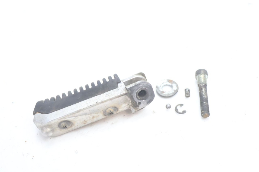 photo de PEDANA POSTERIORE SINISTRA SUZUKI GSF N BANDIT 1200 (2001 - 2005) - Altra angolazione