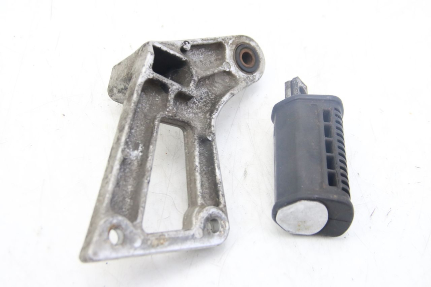 photo de PIANTAFERRO POSTERIORE SINISTRO SUZUKI GSX-F GSX  F 1100 (1988 - 1994) - Zoom sullo stato d'uso