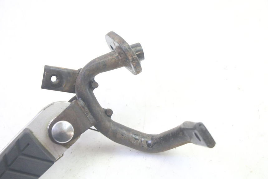 photo de Pedana posteriore sinistra SYM GTS EVO 125 (2009 - 2013) - Zoom sullo stato d'uso