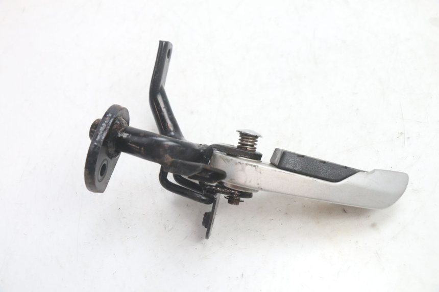 photo de Pedana posteriore sinistra SYM GTS EVO 125 (2009 - 2013) - Primo piano tecnico