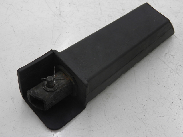 photo de Pedana posteriore sinistra HONDA FES PANTHEON 125 (2003 - 2007) - Zoom sullo stato d'uso