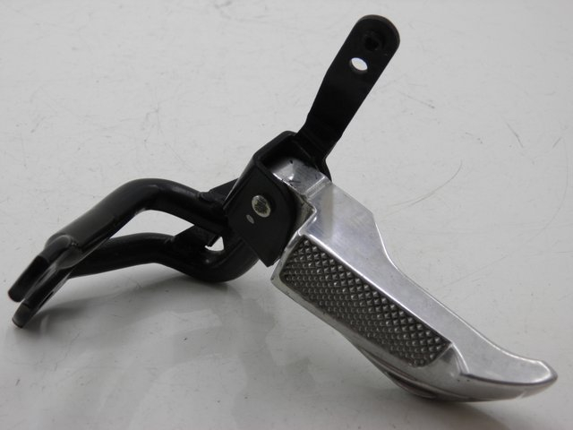 photo de PEDANA POSTERIORE SINISTRA HONDA NHX LEAD 110 (2008 - 2010) - Dettaglio del componente