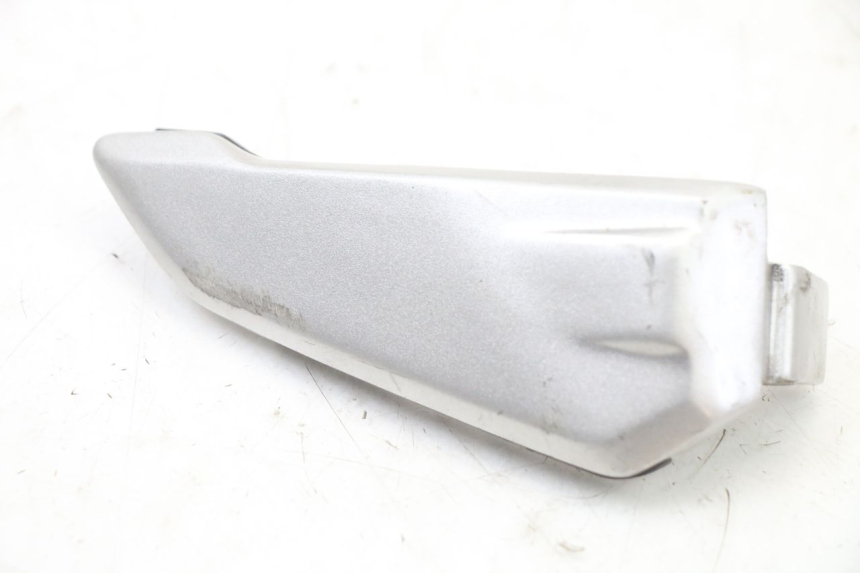 photo de PEDANA POSTERIORE SINISTRA HONDA SH i 300 (2015 - 2020) - Zoom sullo stato d'uso