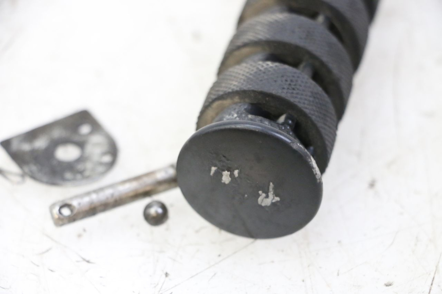 photo de PEDANA POSTERIORE SINISTRA KEEWAY K-LIGHT KLIGHT 125 (2018 - 2025) - Primo piano tecnico